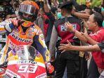 marc-marquez-saat-parade-motogp.jpg