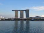 marina-bay-sands-dilihat-dari-merlion-park-di-singapura.jpg