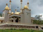 masjid-megah-di-tengah-hutan.jpg