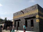 masjid-unik-berbentuk-kabah-di-kampung-warna-warni-kota-magelang.jpg