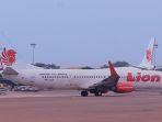 maskapai-lion-air-di-landasan-pacu.jpg
