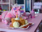 mengunjungi-unicorn-cafe-bangkok-satu-kafe-unik-di-bangkok-thailand.jpg