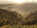 menikmati-sunrise-di-sunrise-point-cukul.jpg