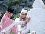 menparekraf-sandiaga-berkunjung-ke-makam-sunan-ampel.jpg