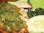 menu-ayam-goreng-di-samra-pawon.jpg