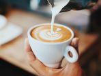 menu-coffee-latte-sebuah-kafe-di-rusia-punya-menu-yang-tak-biasa-yakni-asi-latte.jpg