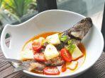 menu-makan-di-restoran-ruang-tengah.jpg