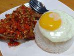 menu-nasi-ayam-penyet-dari-warunk-upnormal.jpg