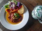 menu-selat-sirloin-di-warung-omah-selat-solo.jpg
