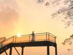 menyaksikan-sunset-di-nimo-highland-adalah-satu-tempat-wisata-baru-di-bandung-yang-sedang-viral.jpg