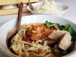 mie-ayam-bakso-khas-es-duren-pak-aip.jpg