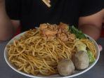 mie-ayam-goreng-pak-darto-gambar.jpg