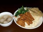 mie-ayam-kuah-di-warung-mie-ayam-dan-bakso-haris.jpg