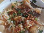 mie-kocok-legendaris-di-gor-pajajaran-dengan-nama-mie-kocok-cepay-yang-sudah-berusia-42-tahun.jpg