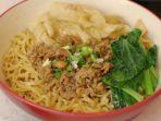 mie-kriting-manalagi-satu-warung-bakmi-di-surabaya-yang-terkenal-enak-dan-cocok-buat-sarapan.jpg