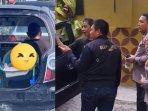 mobil-tanpa-pintu-angkut-bayi.jpg