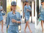 Lebih Modis Saat Traveling dengan Rok Jeans ala Seleb Dunia, Tiru Gaya Rihanna hingga Katy Perry