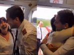 momen-haru-ibu-bertemu-anaknya-yang-bertugas-jadi-pilot-di-pesawat-yang-sama.jpg