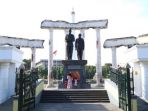 monumen-10-nopember_20170621_083936.jpg