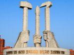 monument-to-party-founding-pyongyang-korea-utara.jpg