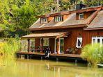 mooi-lake-house-bandung.jpg