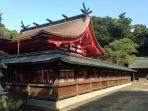 munakata-taisha-kuil-tempat-para-miko-jal-bekerja.jpg