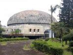 museum-telekomunikasi-di-taman-mini-indonesia-indah-tmii-yang-kini-dalam-kondisi-terbengkalai.jpg