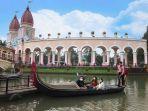 naik-gondola-di-little-venice.jpg