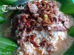 nasi-gandul-atau-sego-gandul-khas-kabupaten-pati-yang-bisa-dinikmati-di-wonogiri.jpg