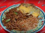 nasi-goreng-krengsengan-enak-di-surabaya-nasi-goreng-pak-kumis.jpg