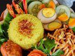 nasi-kuning-khas-banjar-di-warung-kindai.jpg