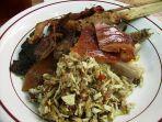 nasi-lawar-babi-guling.jpg