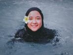 nissa-sabyan-renang_20181022_133307.jpg