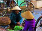 non-la-topi-kerucut-mirip-caping-di-vietnam.jpg