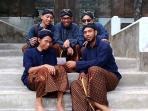 orang-dengan-pakaian-adat-jawa_20160917_222216.jpg