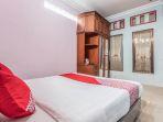 oyo-1319-puspita-guesthouse.jpg