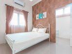 oyo-life-2658-kost-rasyamada.jpg
