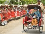 panitia-menyediakan-50-becak_20171108_140824.jpg