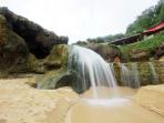 pantai-banyutibo-pacitan_20161121_144136.jpg