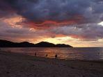 pantai-batu-ferringhi-satu-pantai-terbaik-di-malaysia.jpg