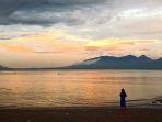 pantai-cacalan-di-banyuwangi.jpg