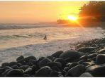 pantai-cimaja-satu-dari-beberapa-pantai-tersembunyi-di-sukabumi.jpg