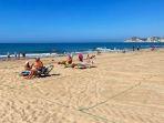 pantai-di-benidorm-spanyol.jpg
