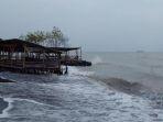 pantai-martoloyo-tegal.jpg
