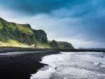 pantai-pasir-hitam-vik-islandia.jpg