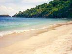 pantai-pasir-putih-situbondo.jpg
