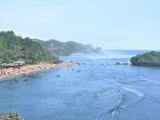 pantai-sadranan-di-gunungkidul-jogja.jpg