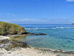 pantai-seger-yang-terletak-di-kawasan-pantai-selatan-lombok.jpg