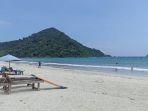 pantai-selong-belanak-di-lombok-ntb.jpg