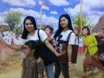 para-pengunjung-saat-berswafoto-di-satu-di-antara-spot-yang-ada-di-de-mata-trick-eye-museum.jpg
